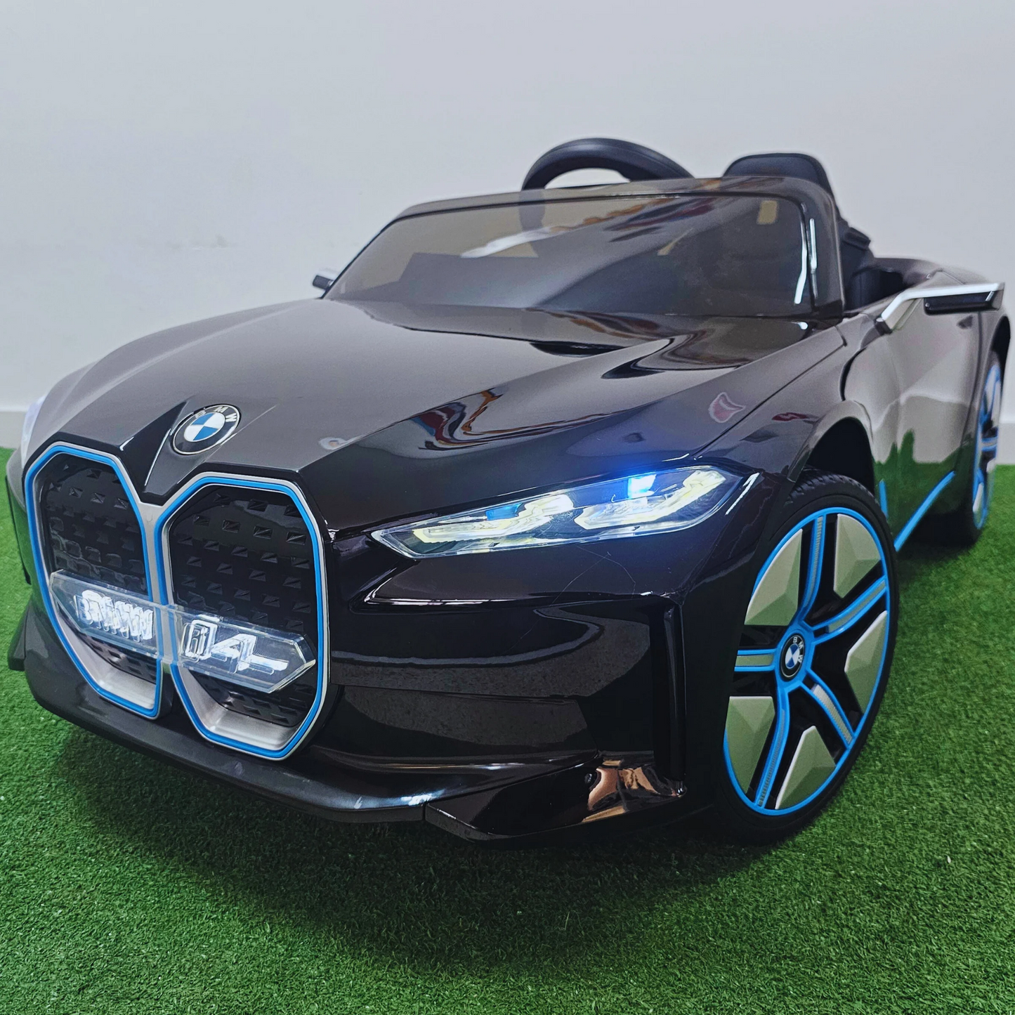 Carro Elétrico para Criança BMW I4 12v BATERIA DE LITIO Preto c/ RODAS DE BORRACHA & ASSENTO EM PELE
