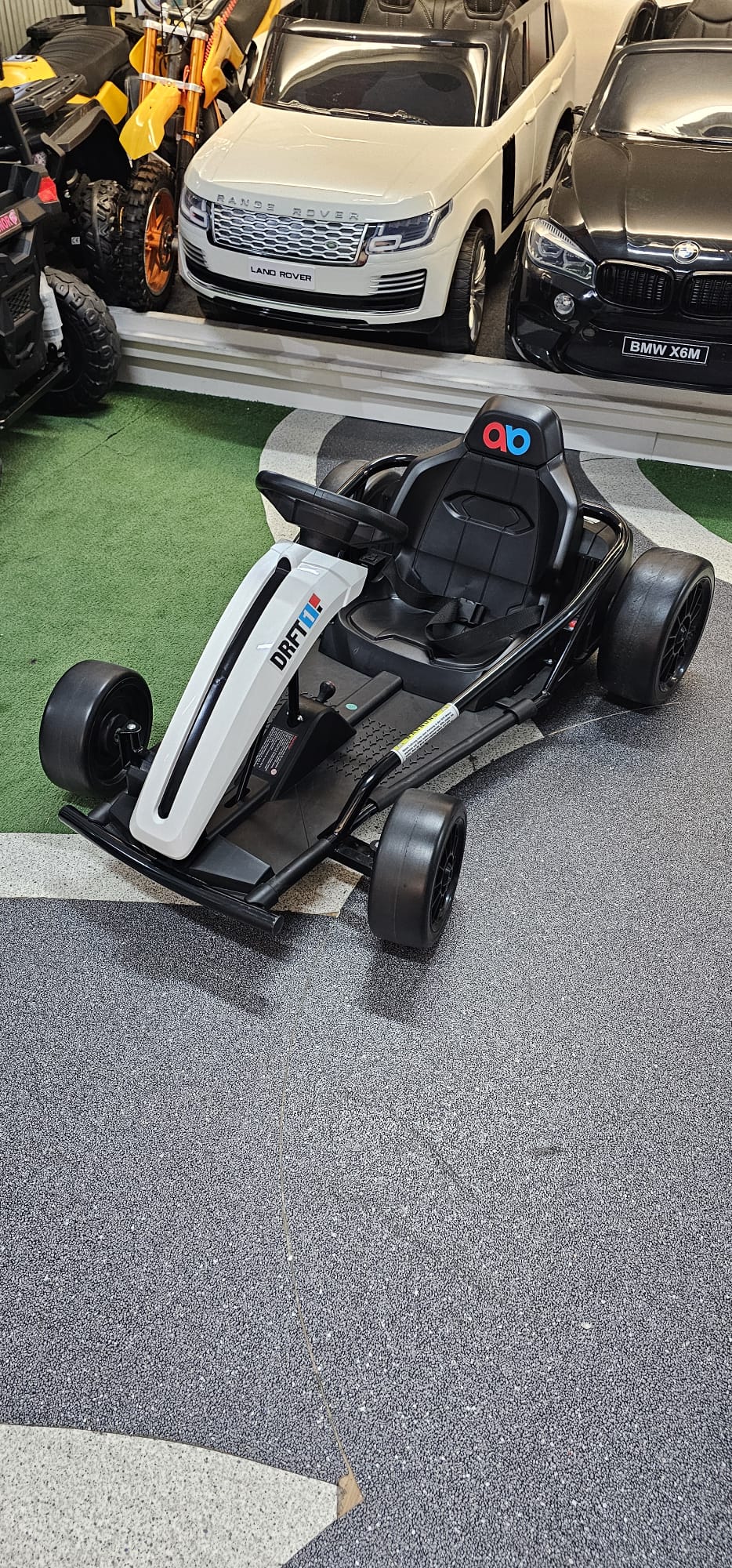 MODELO DE EXPOSIÇÃO - Kart de DRIFT Elétrico para Criança 24v Branco