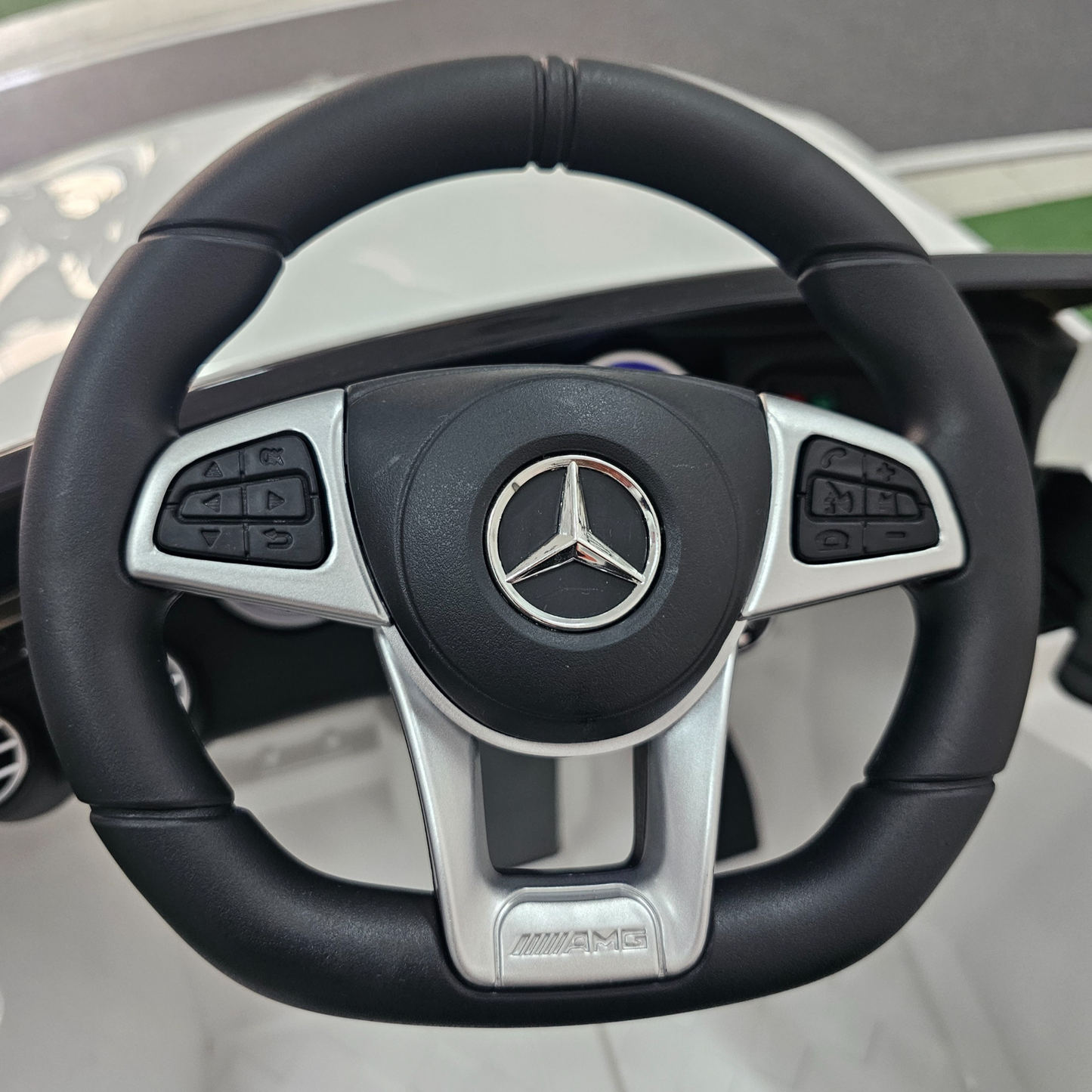 Pré-Venda Carro Elétrico para Criança MERCEDES GLC63S 4x4 12v Branco c/ RODAS DE BORRACHA & ASSENTO EM PELE