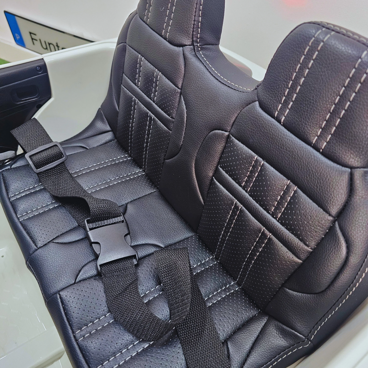 Carro Elétrico para Criança RANGE ROVER EVOQUE 12v Branco c/ RODAS DE BORRACHA & ASSENTO EM PELE