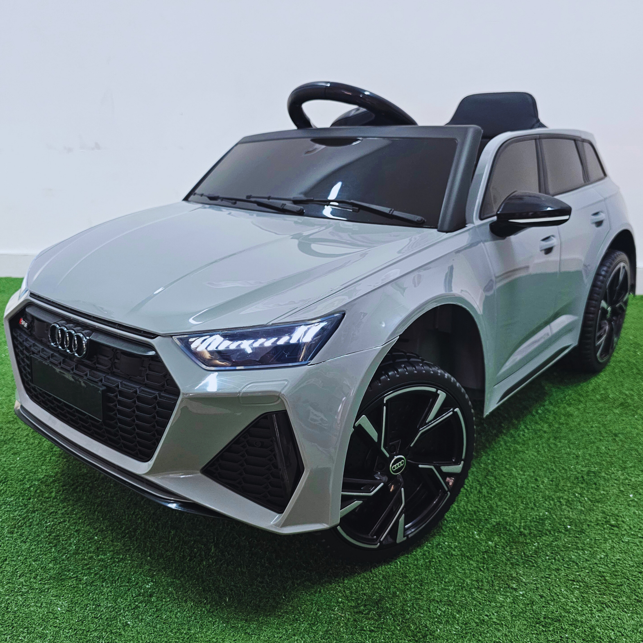 Carro Elétrico para Criança AUDI RS6 12v Cinza c/ RODAS DE BORRACHA & ASSENTO EM PELE