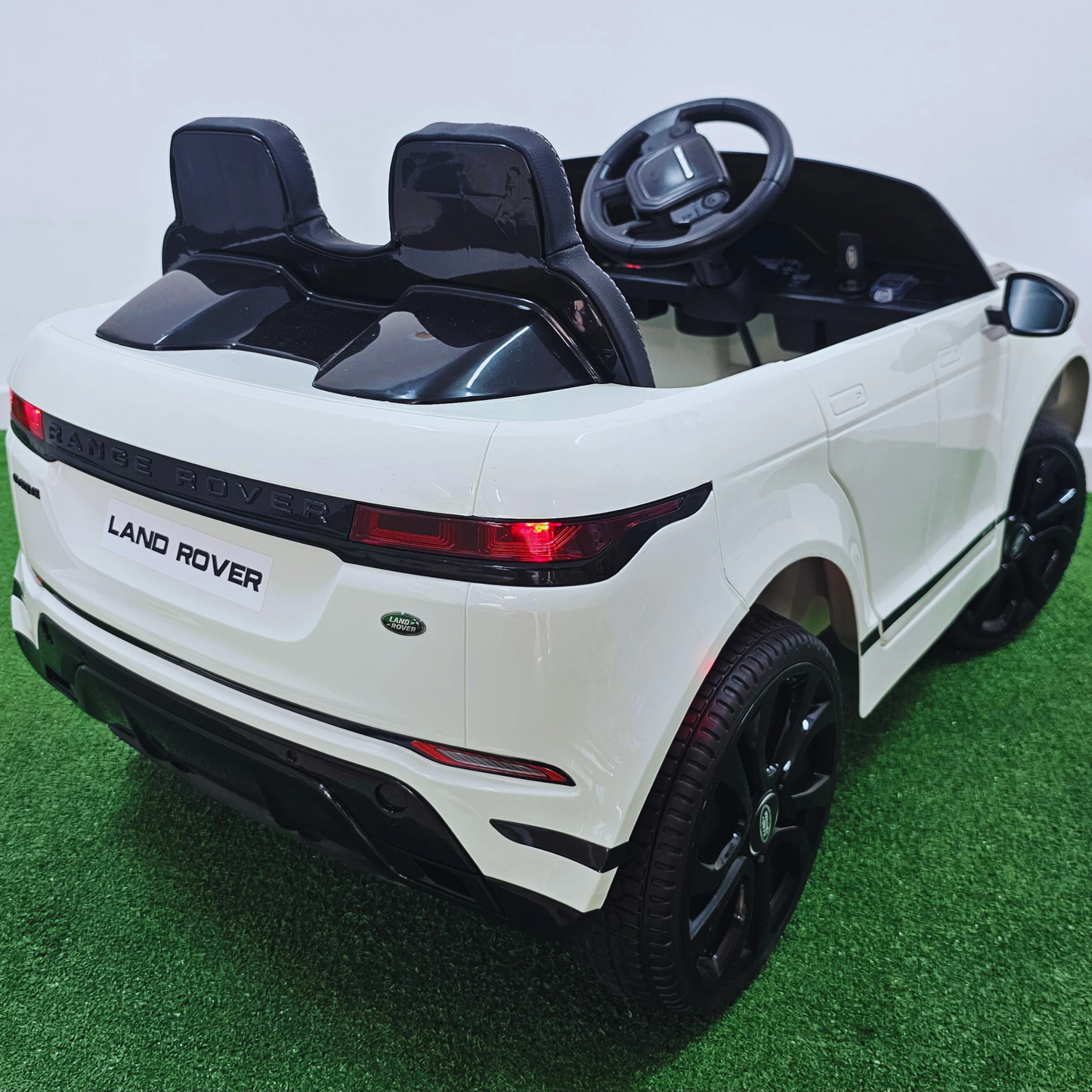 Carro Elétrico para Criança RANGE ROVER EVOQUE 12v Branco c/ RODAS DE BORRACHA & ASSENTO EM PELE