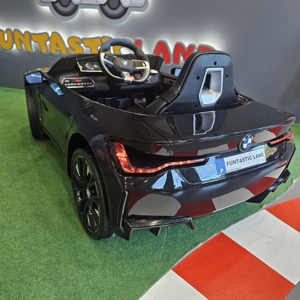 Carro Elétrico para Criança BMW I4 12v Preto c/ RODAS DE BORRACHA & ASSENTO EM PELE