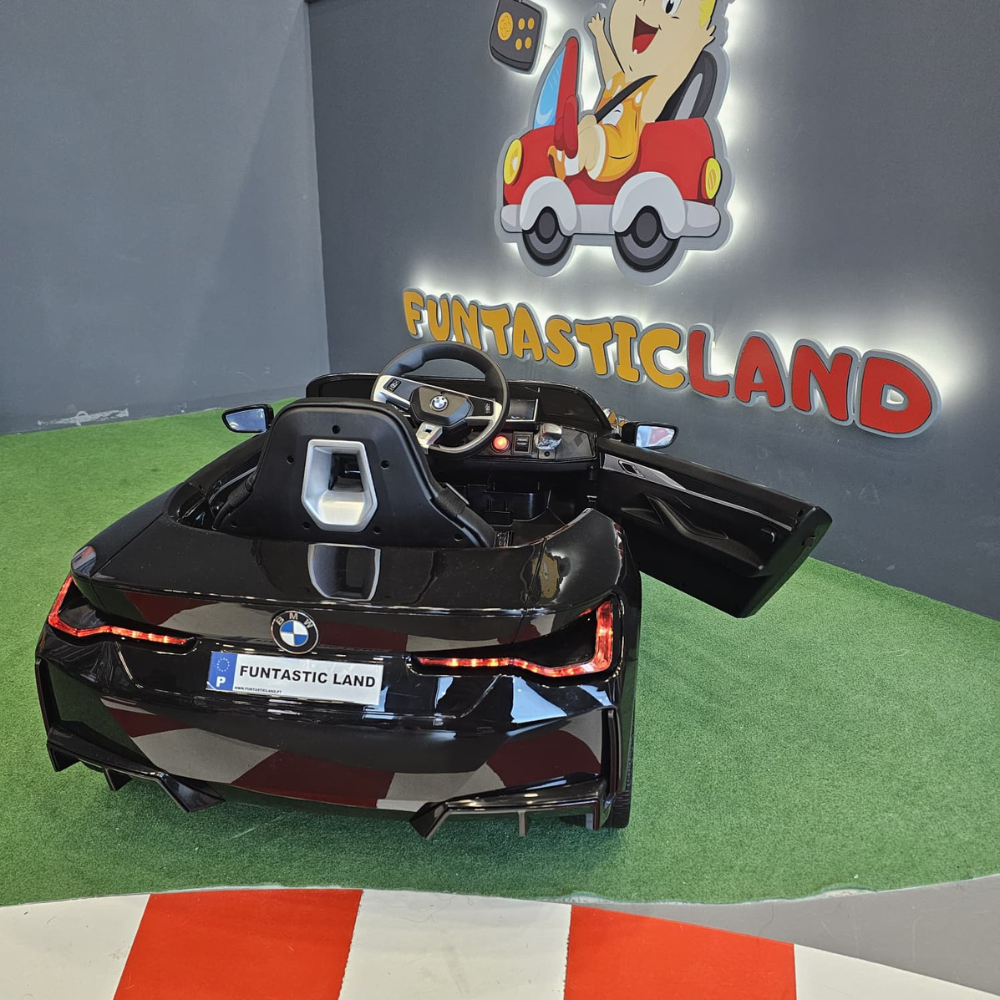 Carro Elétrico para Criança BMW I4 12v Preto c/ RODAS DE BORRACHA & ASSENTO EM PELE