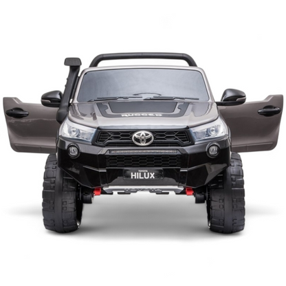 Carro Elétrico para Criança Toyota Hilux Cinza Metalizado 12v 4x4 c/ Rodas de Borracha & Assento em Pele