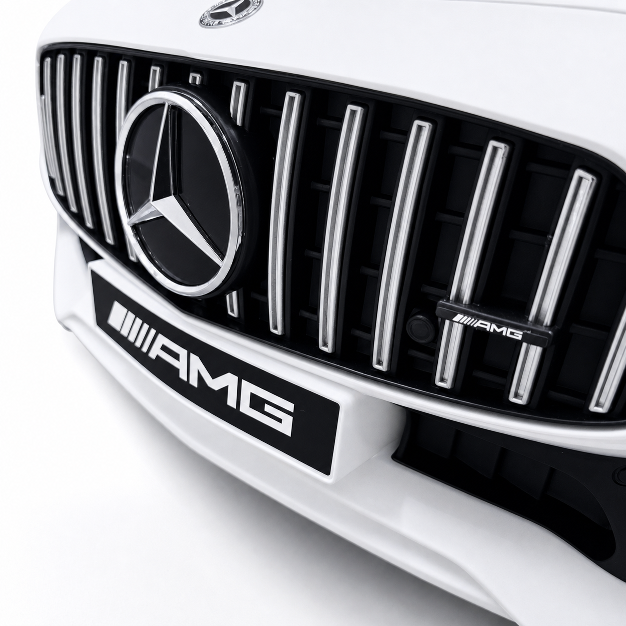 Carro Elétrico para Criança MERCEDES GTR MINI 12v BATERIA DE LITIO Branco c/ RODAS DE BORRACHA & ASSENTO EM PELE