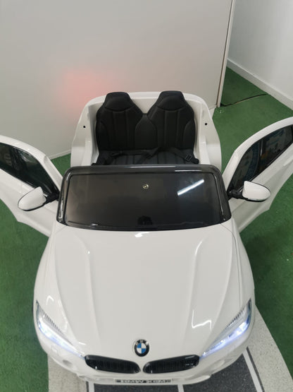 Carro elétrico para criança BMW X6M 12v Branco 2 Lugares c/ RODAS DE BORRACHA & ASSENTO EM PELE