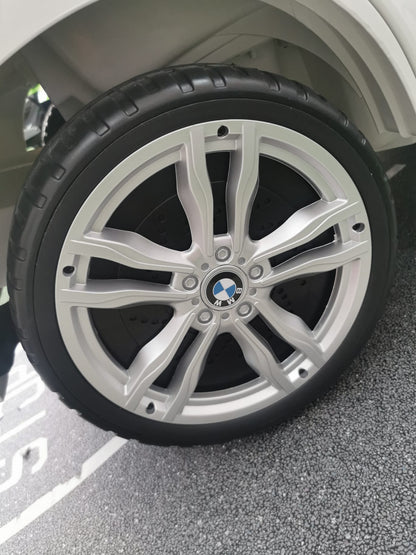 Carro elétrico para criança BMW X6M 12v Branco 2 Lugares c/ RODAS DE BORRACHA & ASSENTO EM PELE