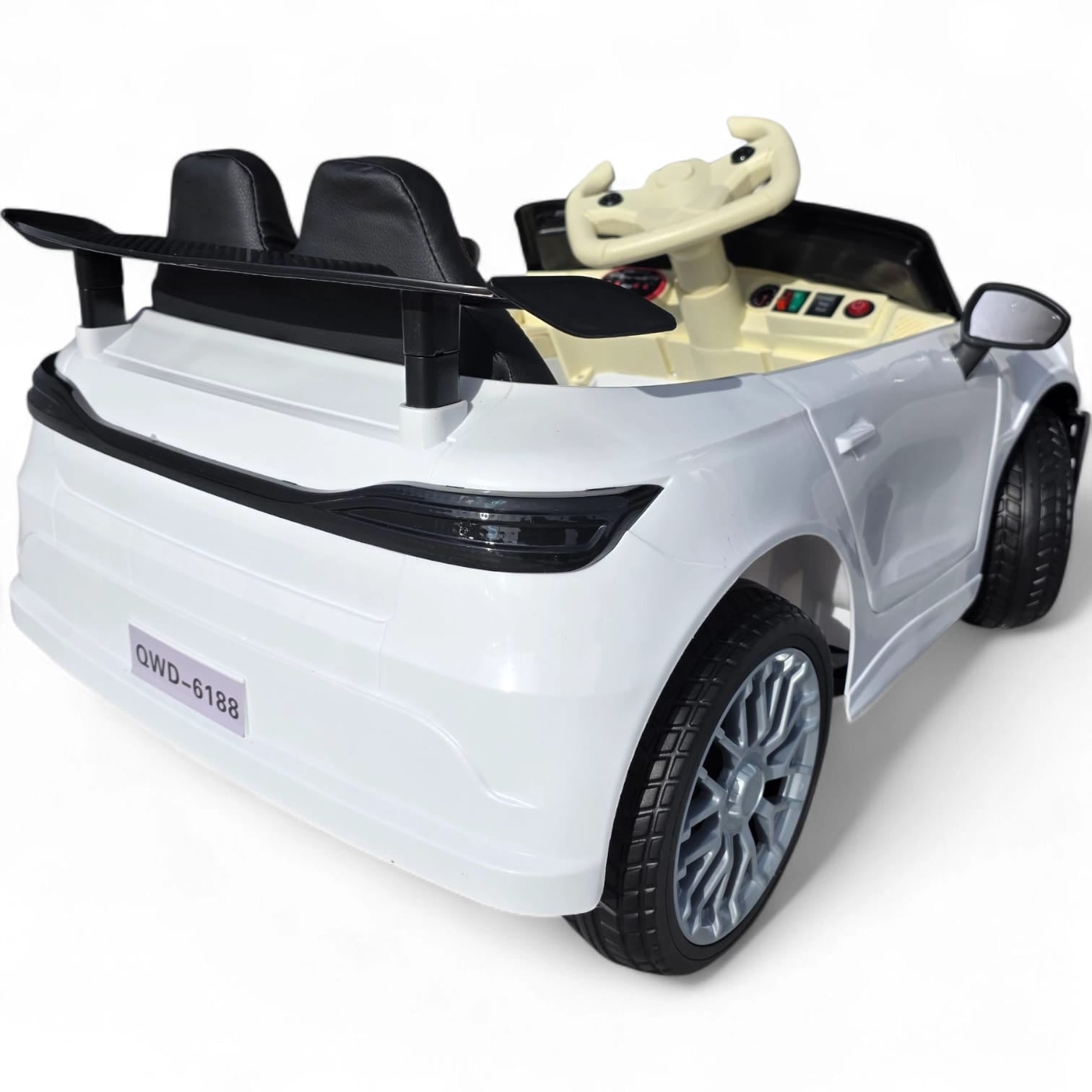 Carro Elétrico para Criança CLA63 Style Branco 12v c/ RODAS DE BORRACHA & ASSENTO EM PELE