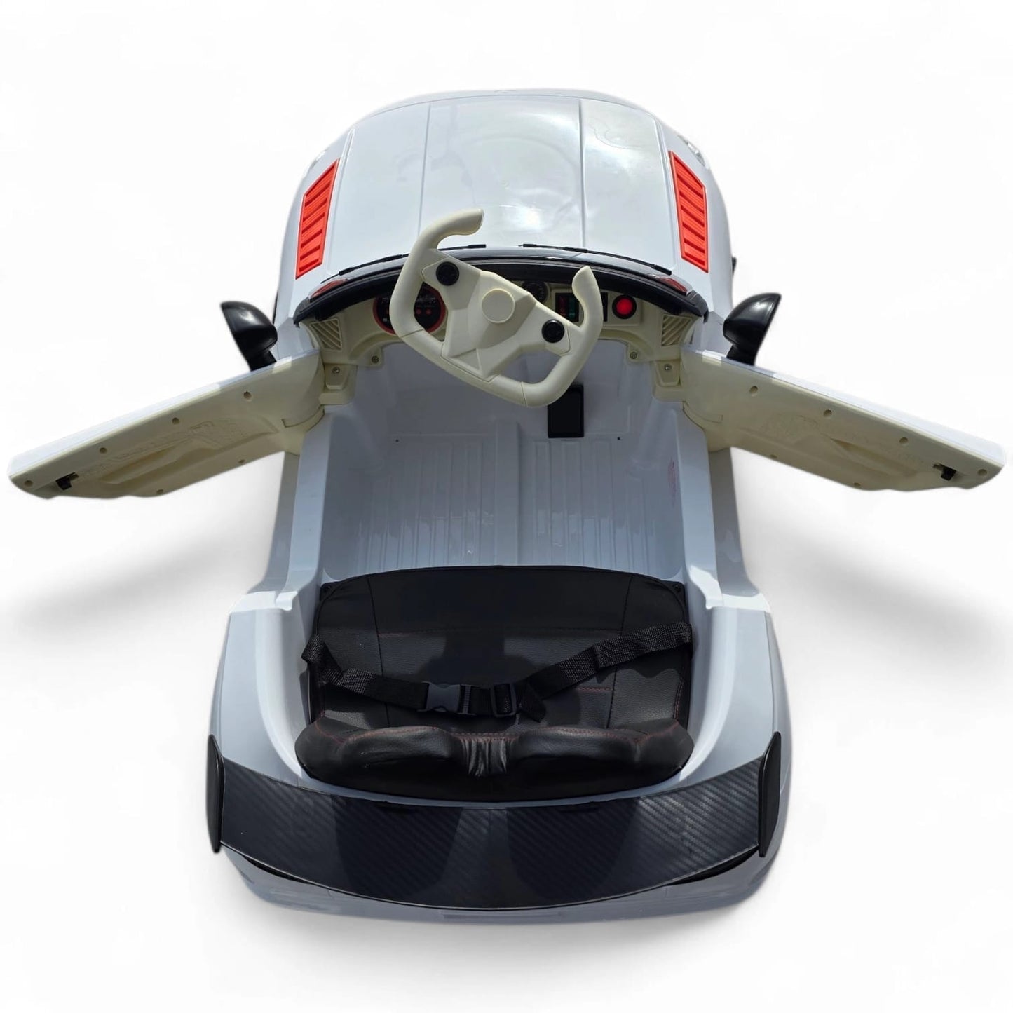 Carro Elétrico para Criança CLA63 Style Branco 12v c/ RODAS DE BORRACHA & ASSENTO EM PELE