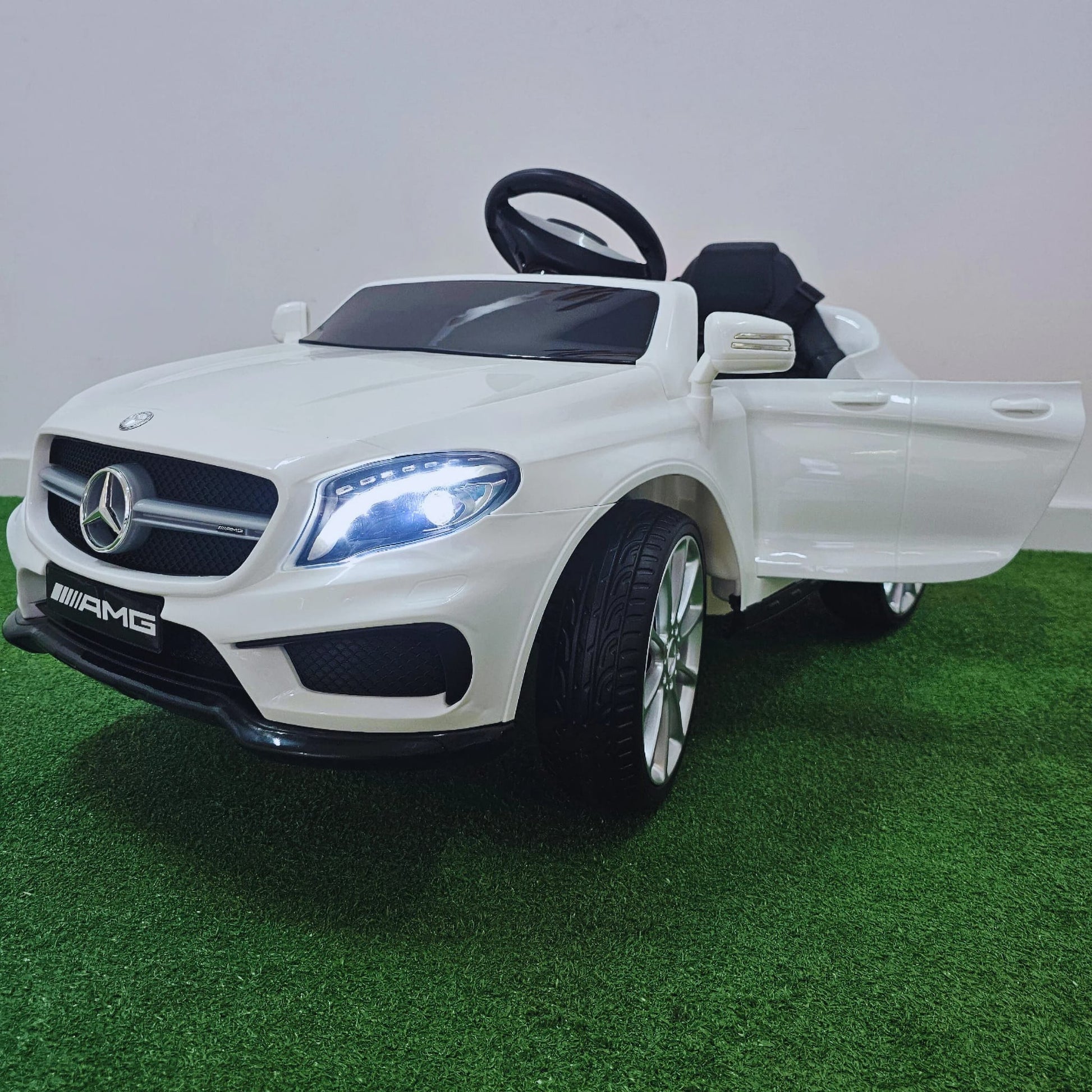 Novidade! Carro elétrico para crianças Mercedes Benz GLA com licenç