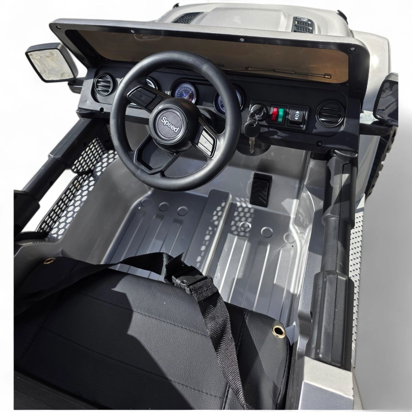 Carro Elétrico para Criança SPEED WRANGLER 4x4 Cinza Metalizado 12v c/ RODAS DE BORRACHA & ASSENTO EM PELE
