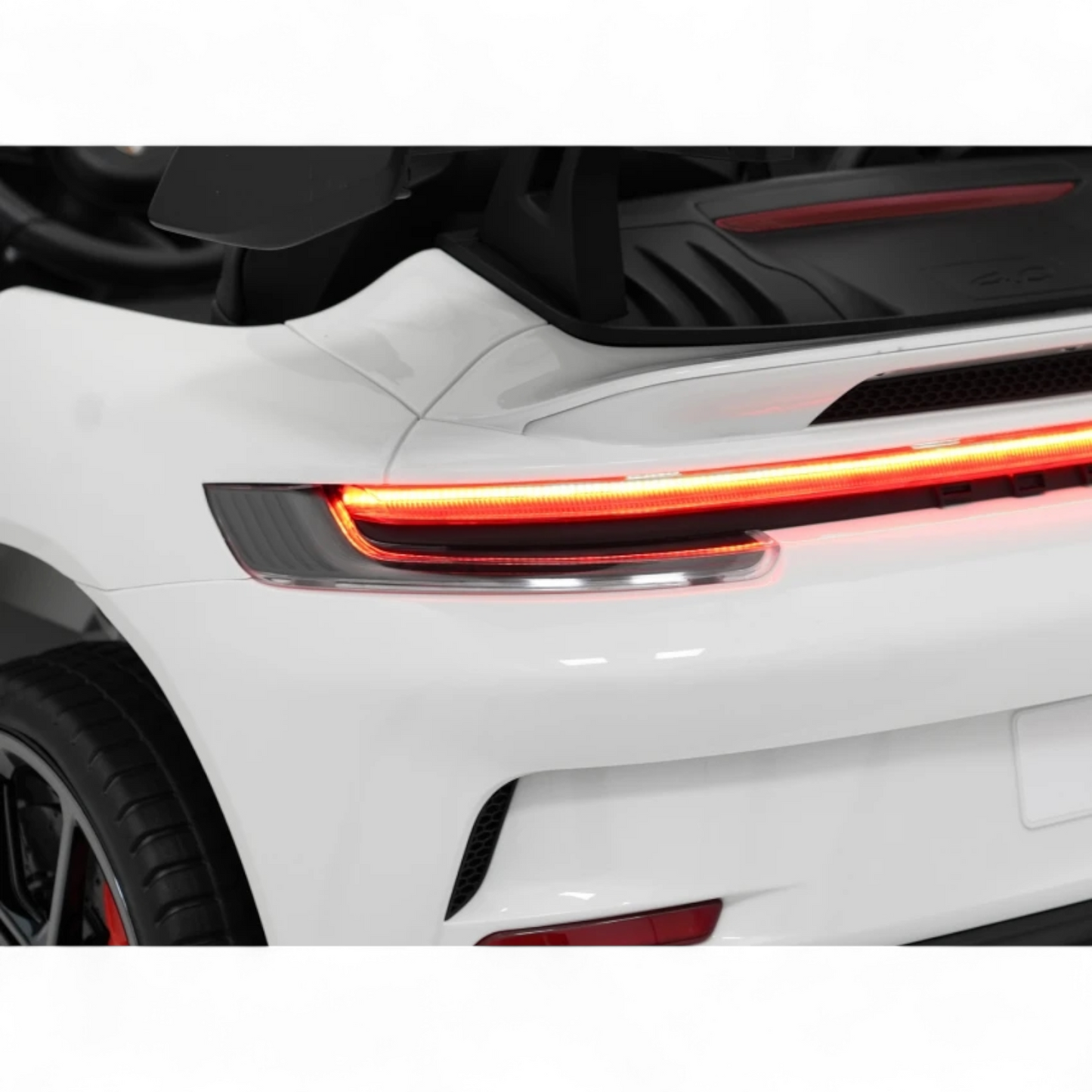 Carro Elétrico para Criança Porsche 911 GT3 24v STRONG XXL Branco c/ Rodas de Borracha e Assento em Pele E Veludo