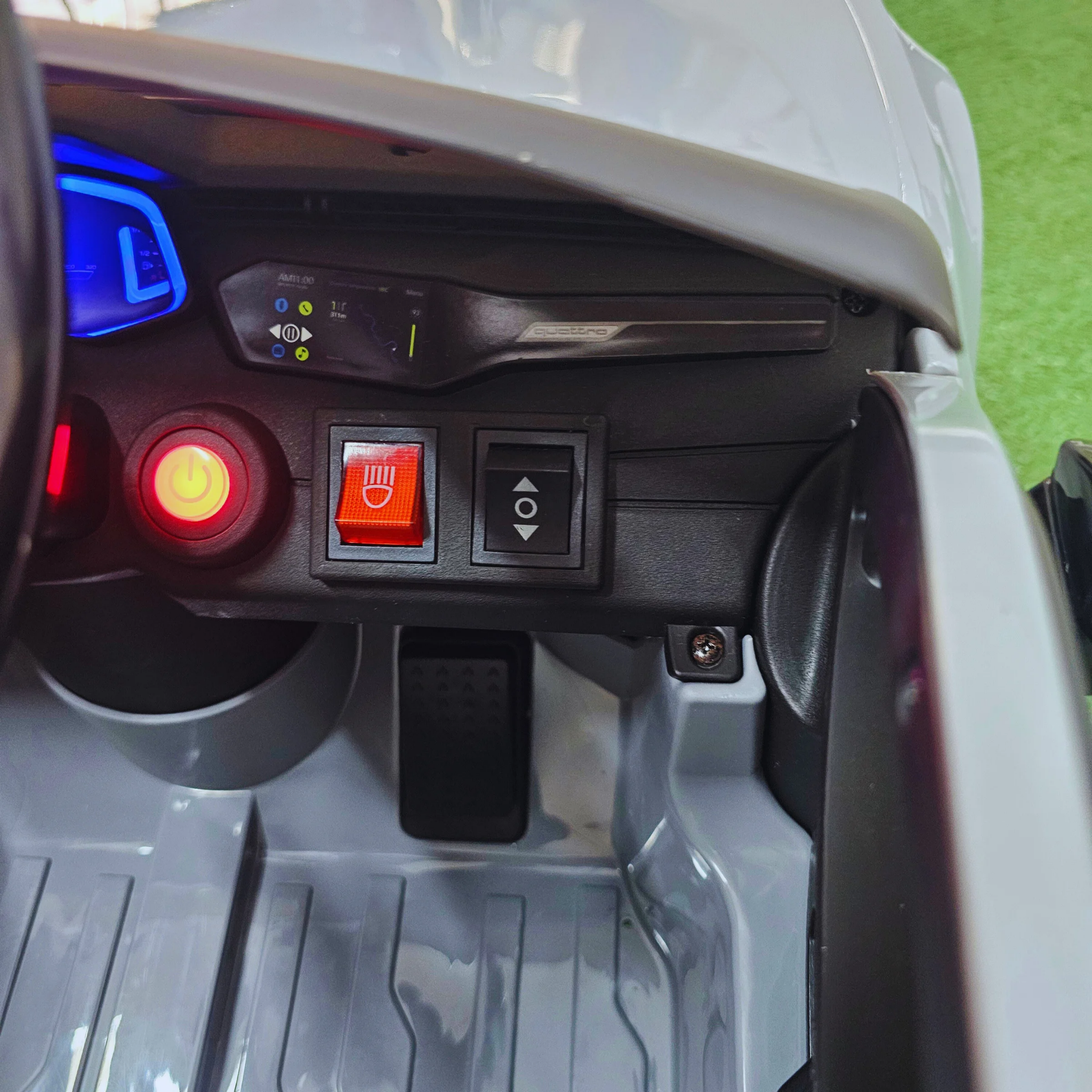 Carro Elétrico para Criança AUDI RS6 12v Cinza c/ RODAS DE BORRACHA & ASSENTO EM PELE