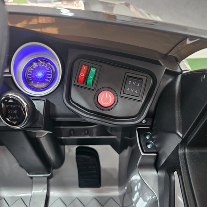 Carro Elétrico para Criança MERCEDES GLC63S 4x4 12v Cinza Metalizado c/ RODAS DE BORRACHA & ASSENTO EM PELE