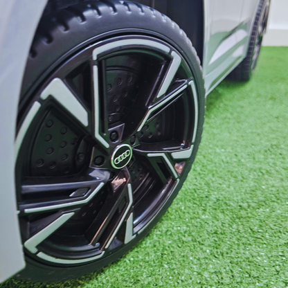 Carro Elétrico para Criança AUDI RS6 12v BATERIA DE LÍTIO Cinza c/ RODAS DE BORRACHA & ASSENTO EM PELE